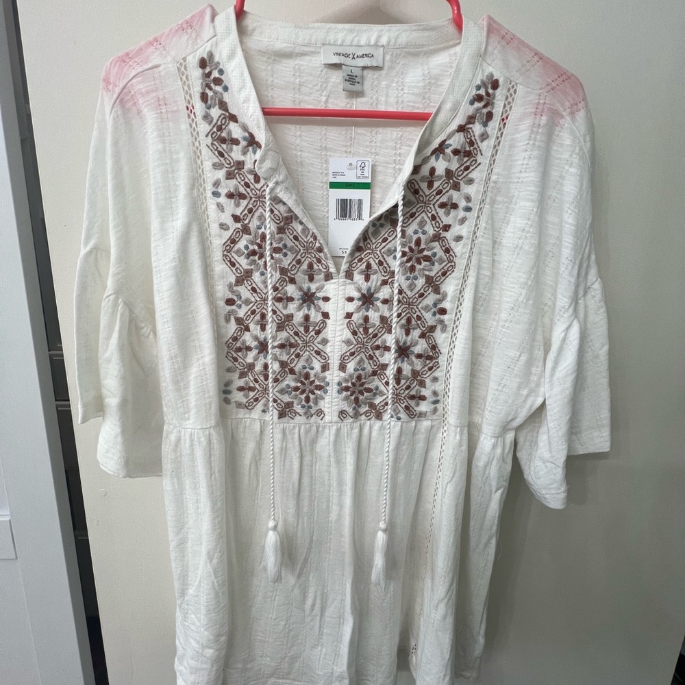 Women's Embroidered White Top by vintage America